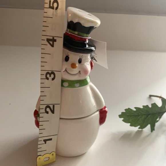 Snowman Salt & Pepper Shaker - Picture 9 of 10